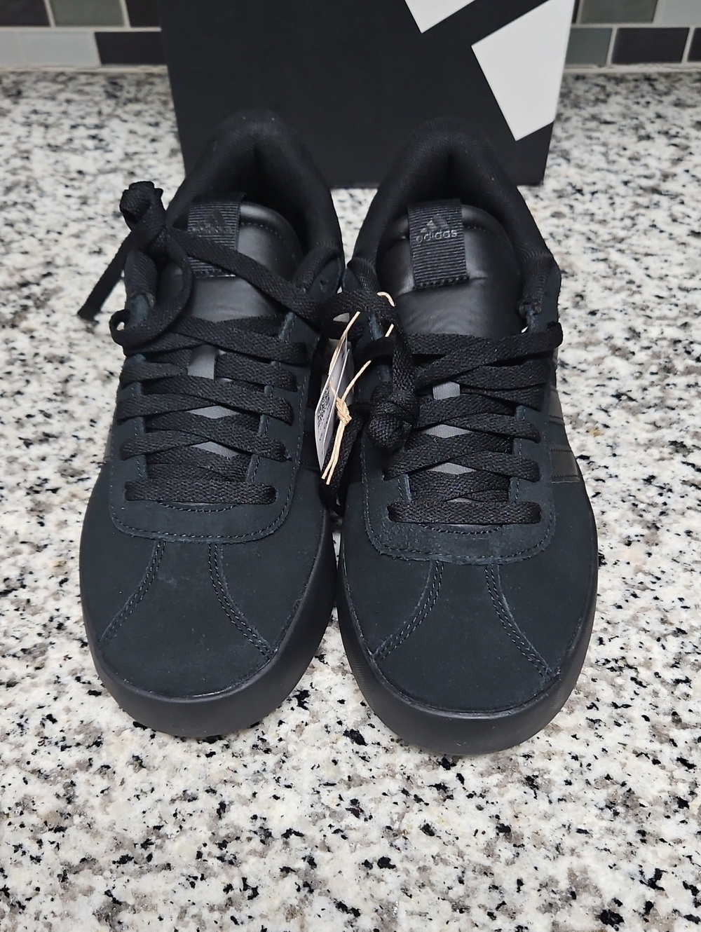 ADIDAS VL COURT SNEAKER, MENS 8, BLACK